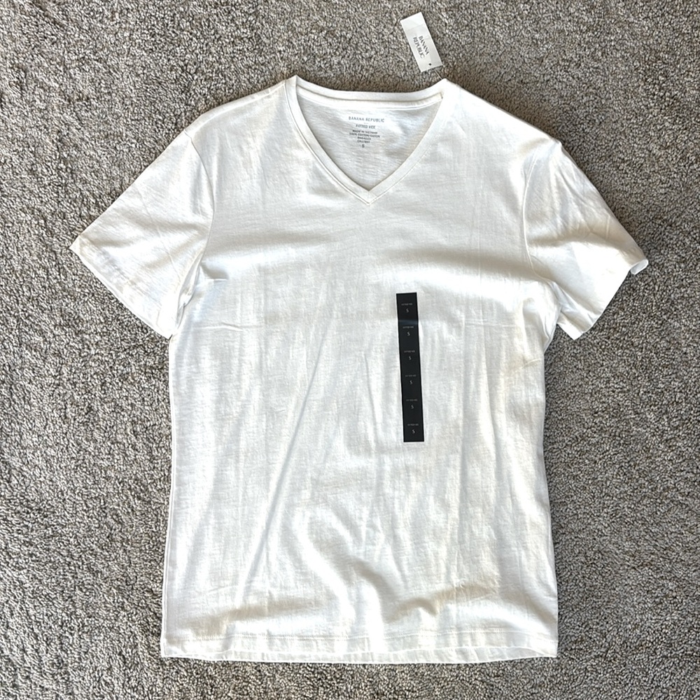 NWT Banana Republic White V Neck